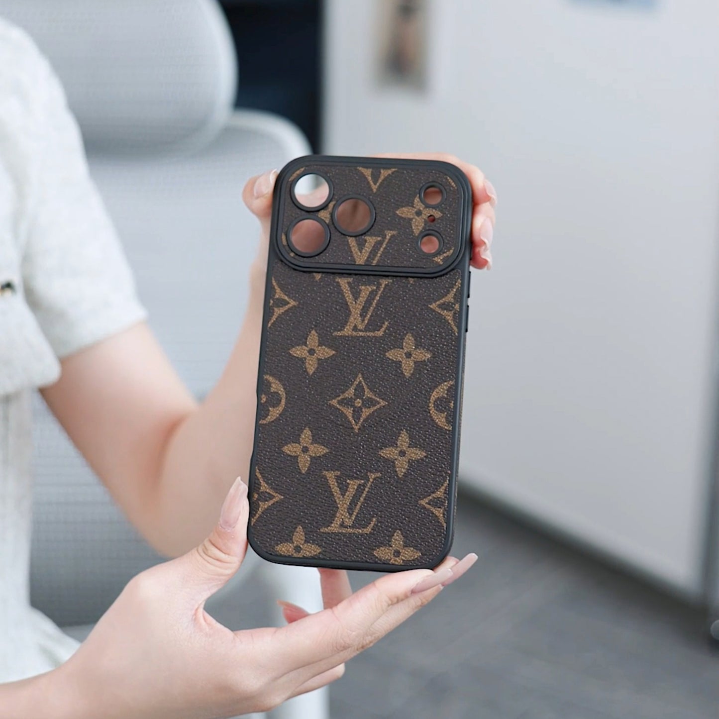 Classic Luxe Pattern MagSafe Phone Case