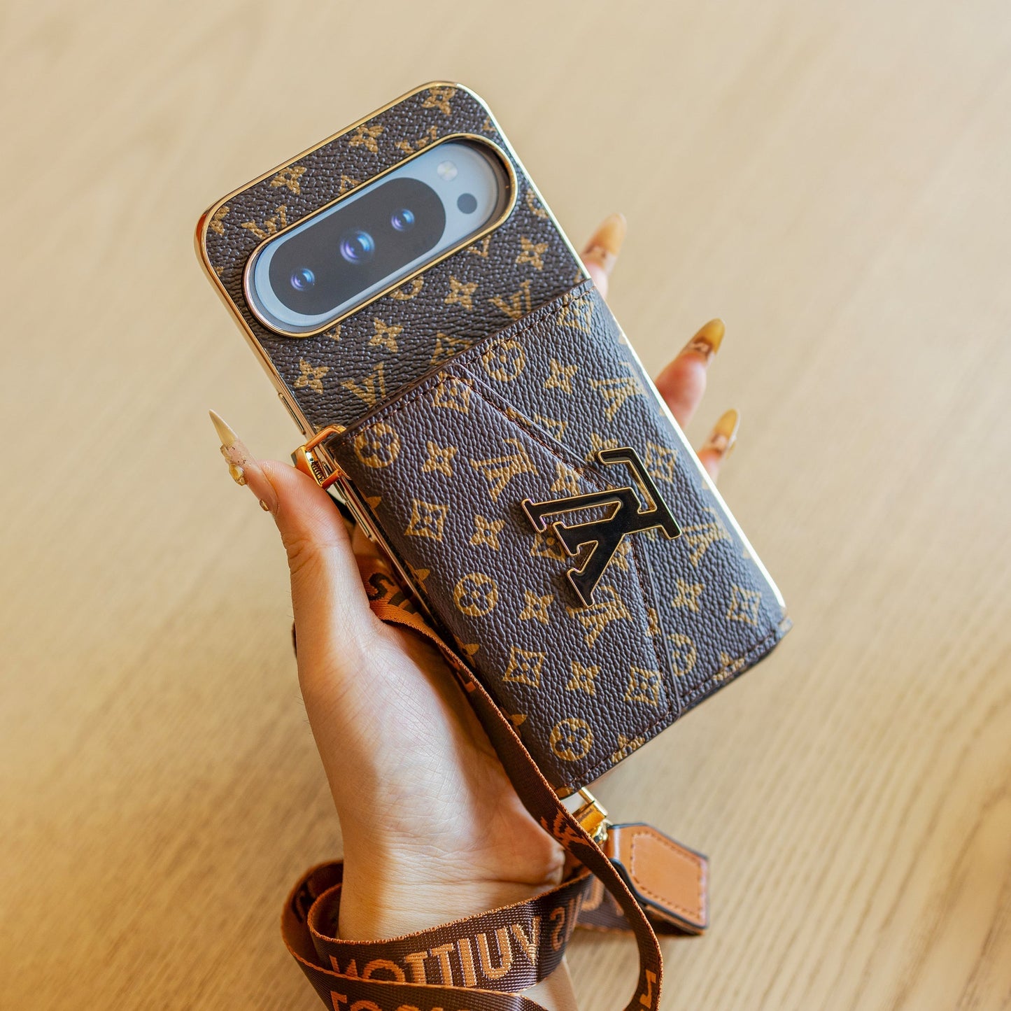 Luksusowe etui na telefon Google Pixel na smyczy w stylu luksusowym