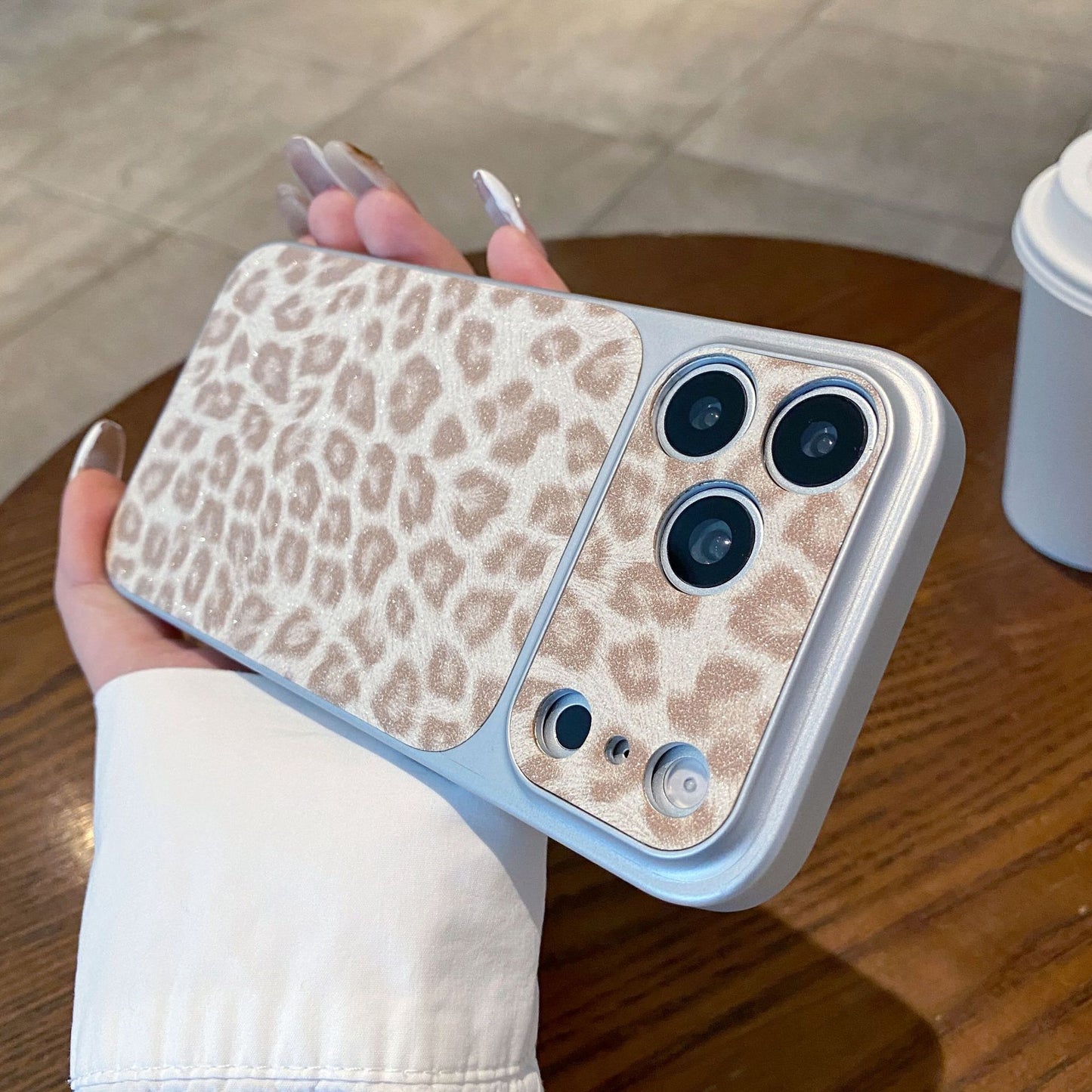 Coque de téléphone haut de gamme à imprimé léopard : adoptez votre style unique